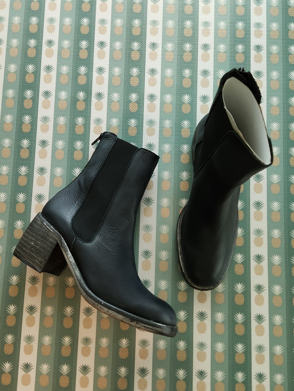 Free People Essential Chelsea Boots - Picture 2 of 8